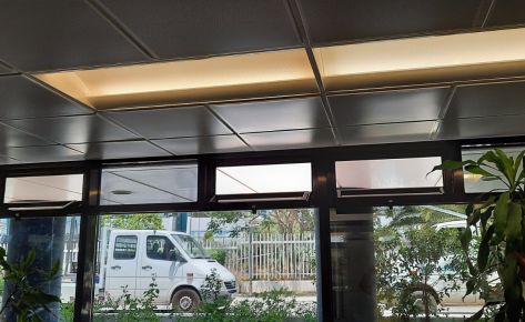 Έργο με χωρίσματα γραφείων